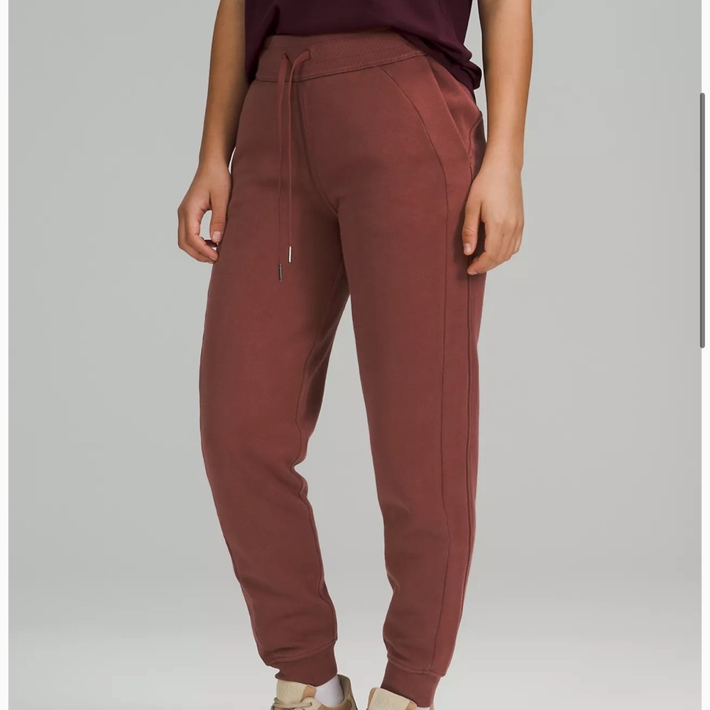 Lululemon High-Rise Scuba Jogger 6